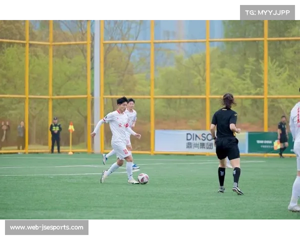 群众性足球赛事蓬勃发展：喀什杯、无锡杯、川超联赛点燃多地球迷热情